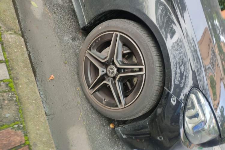 Used Mercedes-Benz C-Class 2022 Refreshed C 260 Coupe Right Front Wheel Hub