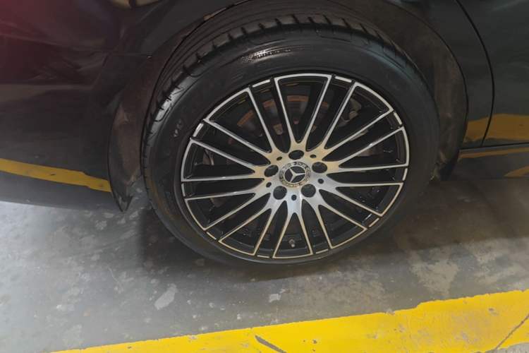 Used Mercedes-Benz C-Class 2022 Restyled C 260 L Sport Edition Right Rear Wheel Hub