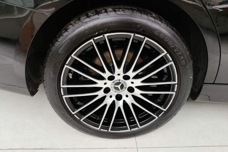 Used Mercedes-Benz C-Class 2022 Restyled C 260 L Sport Edition Right Rear Wheel Hub