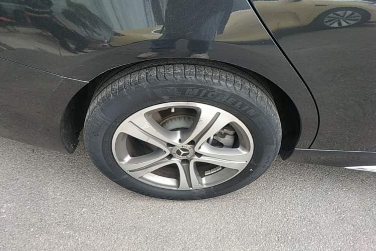 Used Mercedes-Benz C-Class 2022 Restyled C 200 L Sport Edition Right Rear Wheel Hub