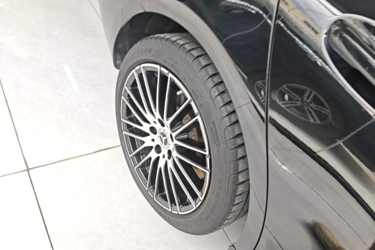 Used Mercedes-Benz C-Class 2022 Restyled C 260 L Sport Edition Right Rear Wheel Hub