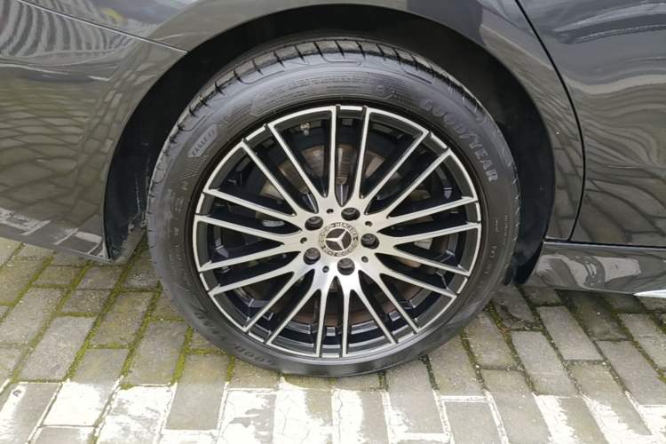 Used Mercedes-Benz C-Class 2022 Restyled C 260 L Sport Edition Right Rear Wheel Hub