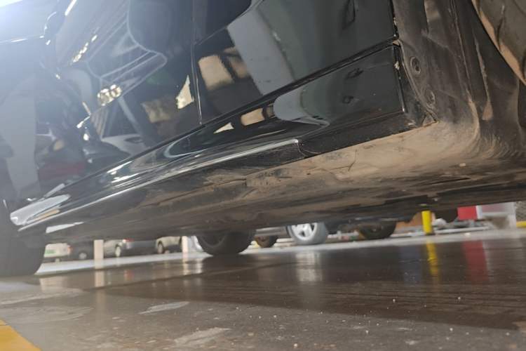 Used Mercedes-Benz C-Class 2022 Restyled C 260 L Sport Edition Right Side Sill
