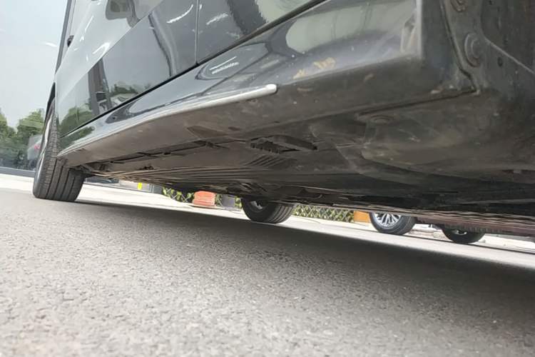 Used Mercedes-Benz C-Class 2022 Restyled C 200 L Sport Edition Right Side Sill