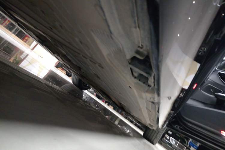 Used Mercedes-Benz C-Class 2022 Facelift C 260 L Right Side Sill