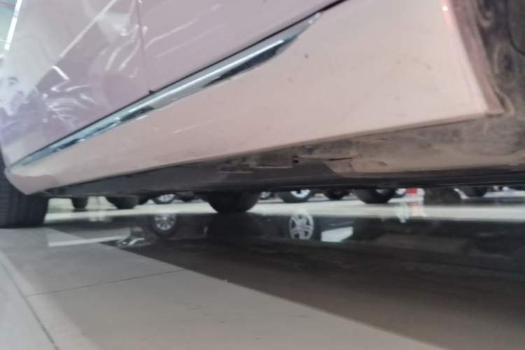 Used Mercedes-Benz C-Class 2022 Facelift C 260 L Right Side Sill