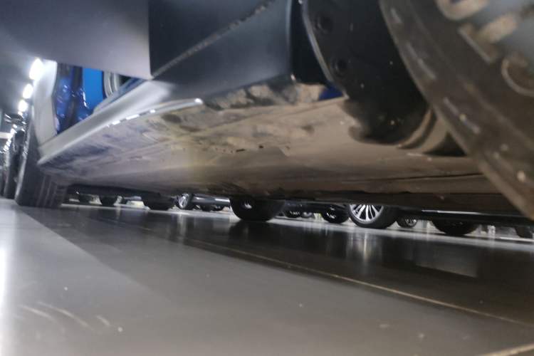 Used Mercedes-Benz C-Class 2022 Restyled C 200 L Sport Edition Right Side Sill