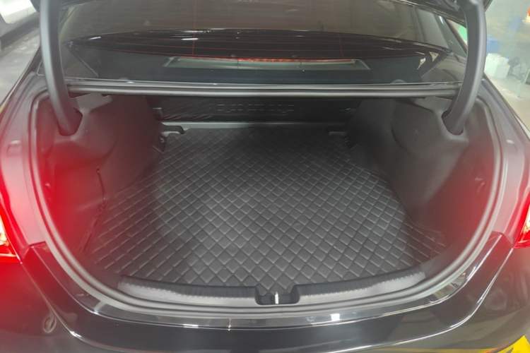 Used Mercedes-Benz C-Class 2022 Restyled C 260 L Sport Edition Trunk