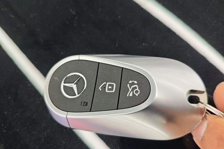 Used Mercedes-Benz C-Class 2022 Restyled C 200 L Sport Edition Vehicle Key