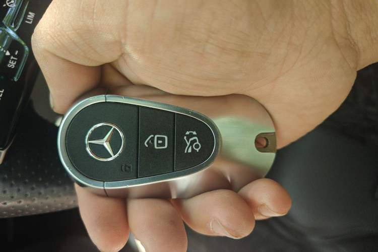 Used Mercedes-Benz C-Class 2022 C 260 L Sport Edition Vehicle Key