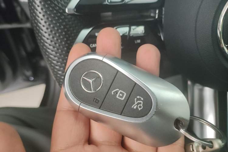 Used Mercedes-Benz C-Class 2022 C 260 L Sport Edition Vehicle Key