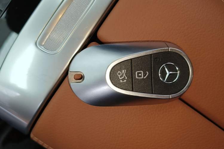 Used Mercedes-Benz C-Class 2022 Restyled C 260 L Sport Edition Vehicle Key