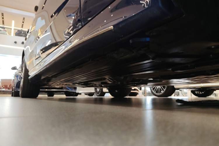 Used Mercedes-Benz C-Class 2022 C 200 L Sport Edition Chassis Front Right