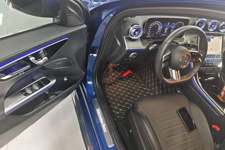 Used Mercedes-Benz C-Class 2022 Restyled C 260 L Sport Edition Driver Seat