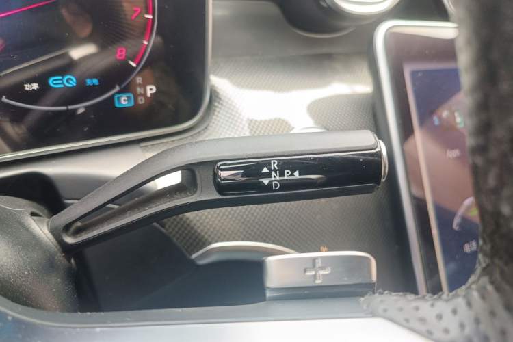 Used Mercedes-Benz C-Class 2022 Restyled C 260 L Sport Edition Gear Lever
