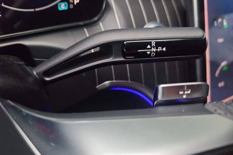Used Mercedes-Benz C-Class 2022 C 260 L Sport Edition Gear Lever