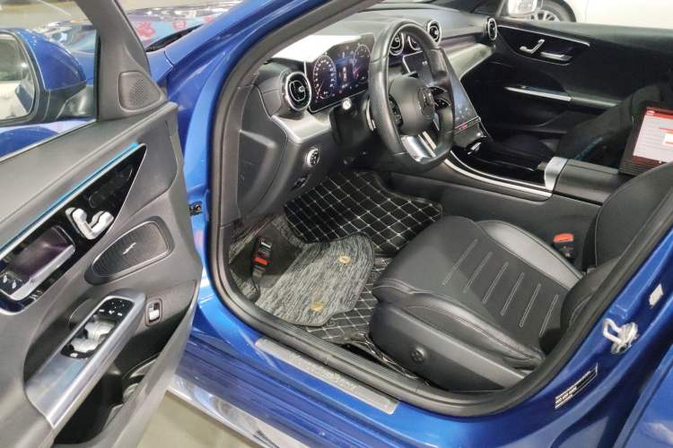 Used Mercedes-Benz C-Class 2022 C 200 L Sport Edition Interior 3