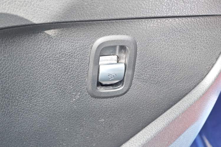 Used Mercedes-Benz C-Class 2022 Restyled C 200 L Sport Edition Interior 3