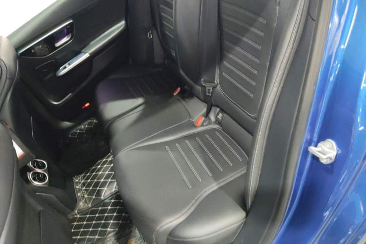 Used Mercedes-Benz C-Class 2022 C 200 L Sport Edition Interior 4