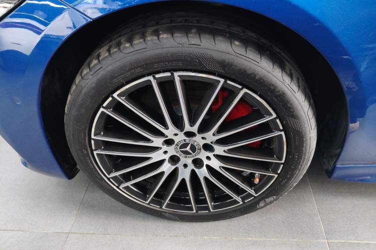 Used Mercedes-Benz C-Class 2022 Restyled C 260 L Sport Edition Left Front Wheel Hub