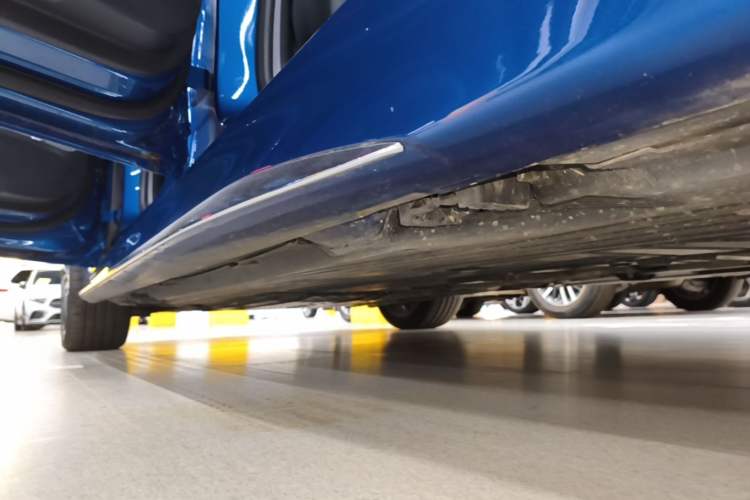 Used Mercedes-Benz C-Class 2022 C 260 L Sport Edition Left Side Sill