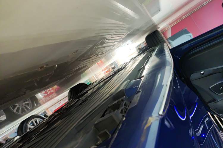 Used Mercedes-Benz C-Class 2022 C 260 L Sport Edition Left Side Sill