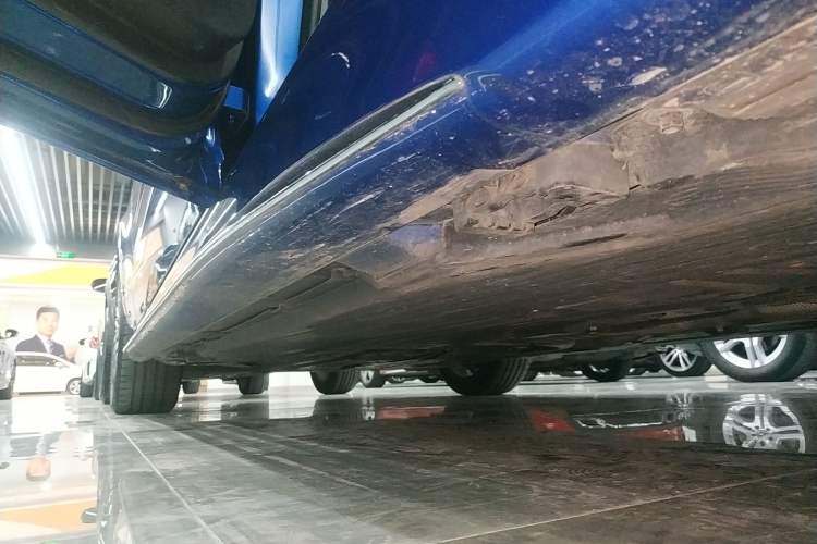Used Mercedes-Benz C-Class 2022 Restyled C 260 L Sport Edition Left Side Sill