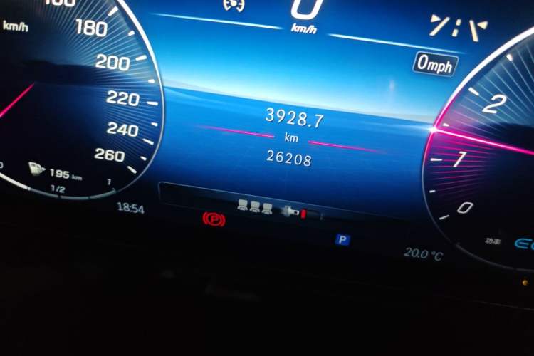 Used Mercedes-Benz C-Class 2022 Restyled C 260 L Sport Edition Odometer Close Up