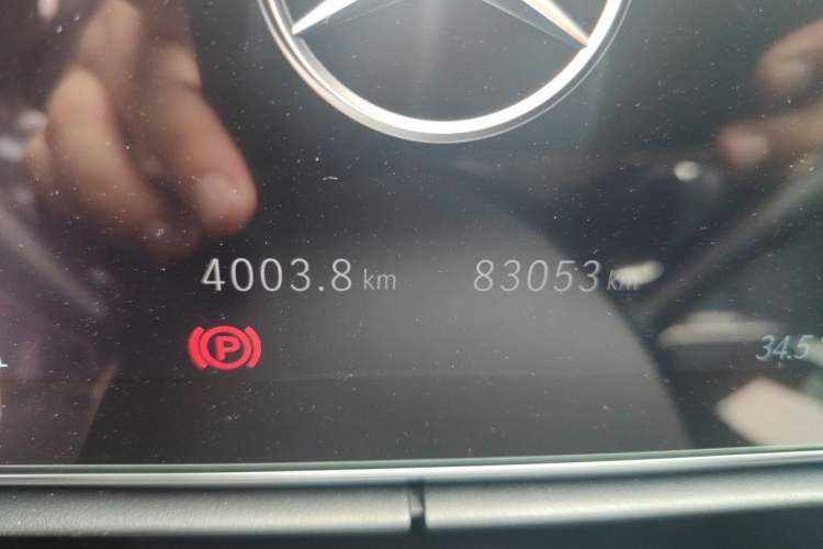 Used Mercedes-Benz C-Class 2022 C 260 L Sport Edition Odometer Close Up