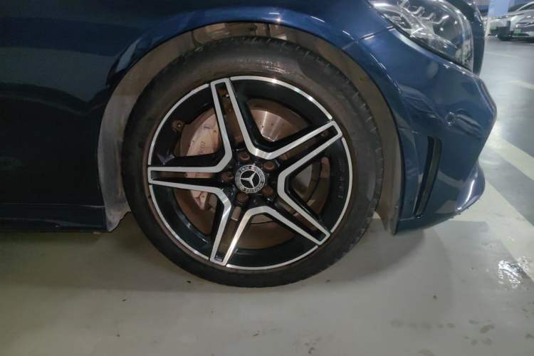 Used Mercedes-Benz C-Class 2022 Refreshed C 260 Coupe Right Front Wheel Hub