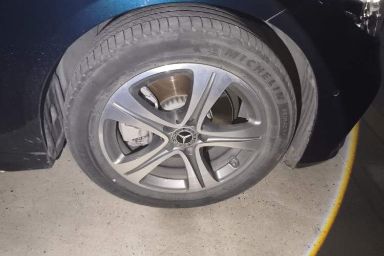 Used Mercedes-Benz C-Class 2022 Restyled C 200 L Sport Edition Right Front Wheel Hub
