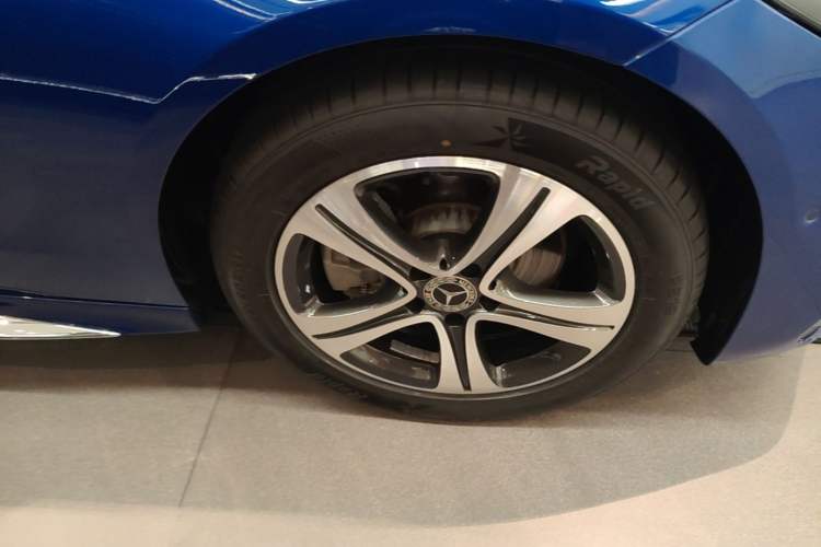 Used Mercedes-Benz C-Class 2022 C 200 L Sport Edition Right Front Wheel Hub