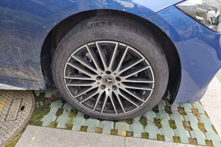 Used Mercedes-Benz C-Class 2022 C 260 L Sport Edition Right Front Wheel Hub