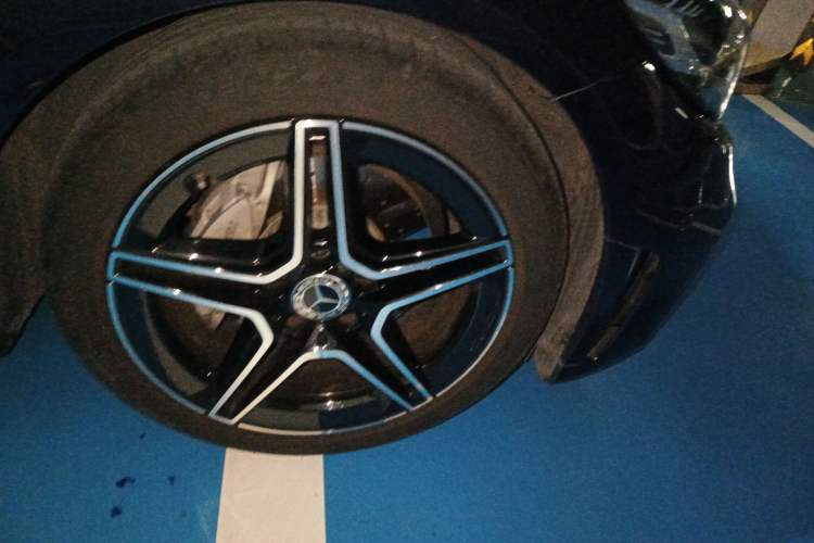 Used Mercedes-Benz C-Class 2022 Refreshed C 260 Coupe Right Front Wheel Hub