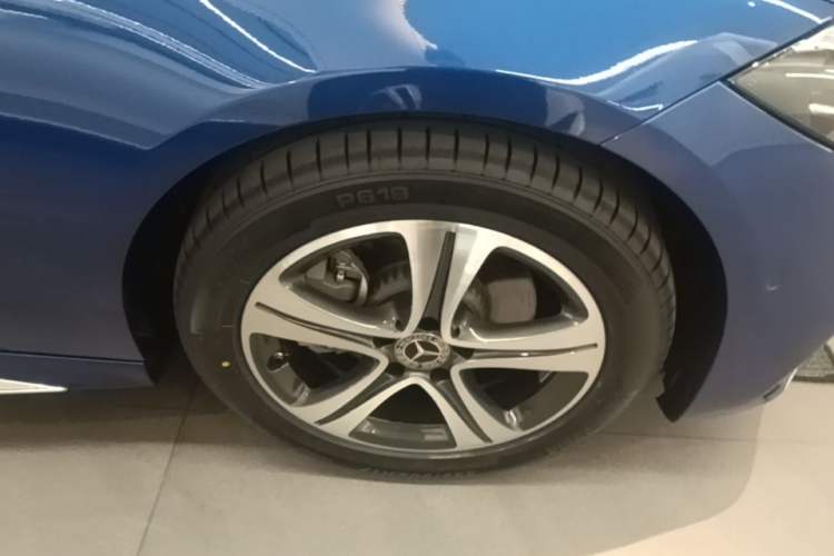 Used Mercedes-Benz C-Class 2022 C 200 L Sport Edition Right Front Wheel Hub