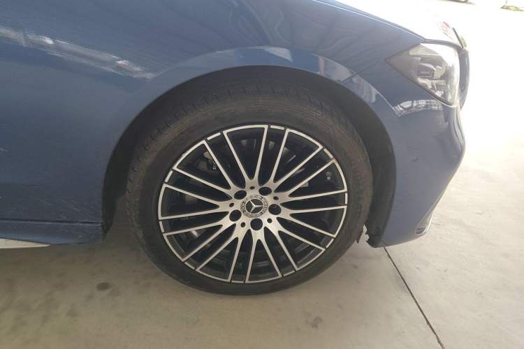 Used Mercedes-Benz C-Class 2022 C 260 L Sport Edition Right Front Wheel Hub