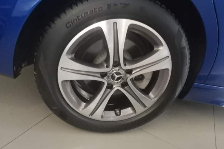 Used Mercedes-Benz C-Class 2022 C 200 L Sport Edition Right Rear Wheel Hub