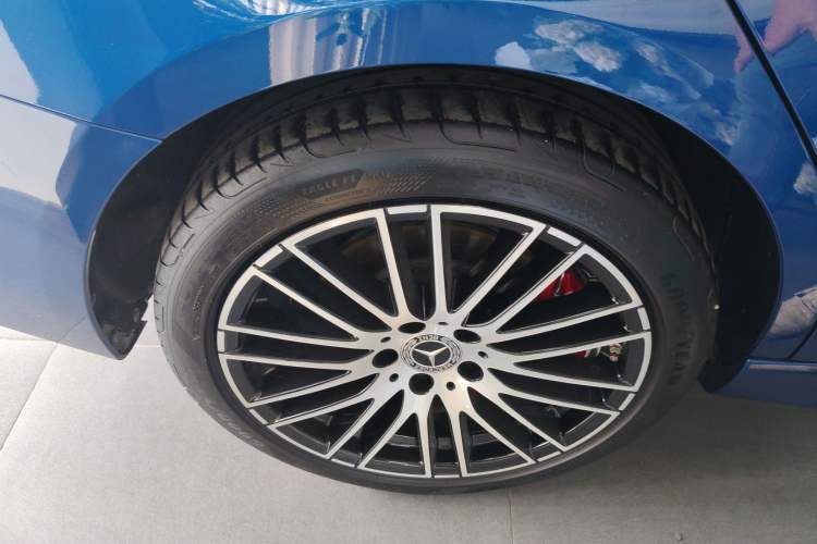Used Mercedes-Benz C-Class 2022 Restyled C 260 L Sport Edition Right Rear Wheel Hub
