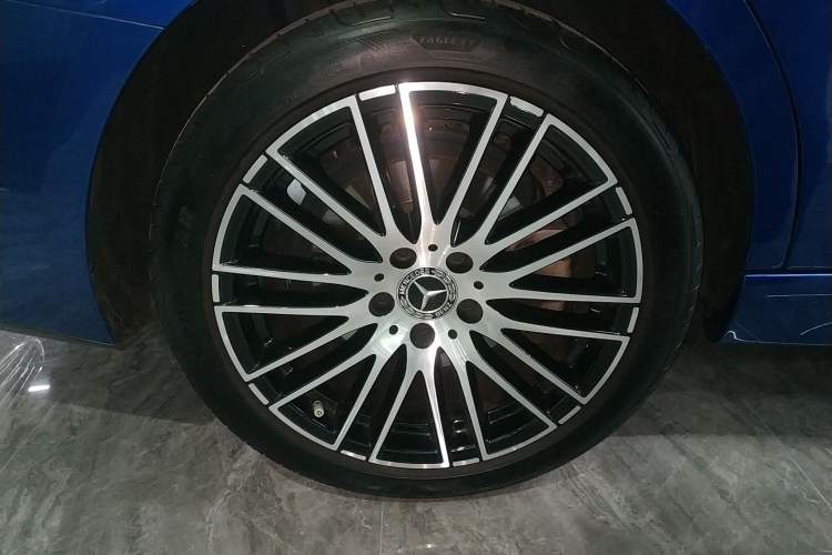 Used Mercedes-Benz C-Class 2022 Restyled C 260 L Sport Edition Right Rear Wheel Hub
