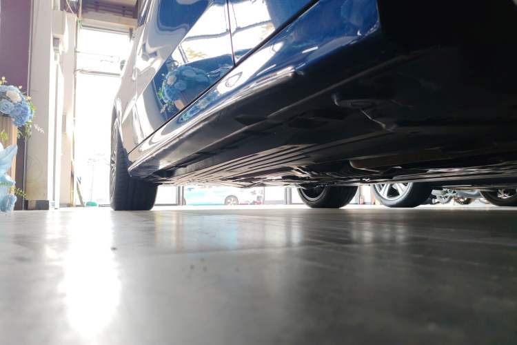 Used Mercedes-Benz C-Class 2022 Restyled C 260 L Sport Edition Right Side Sill