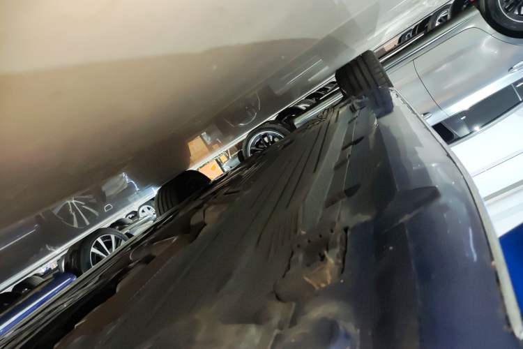 Used Mercedes-Benz C-Class 2022 C 260 L Sport Edition Right Side Sill