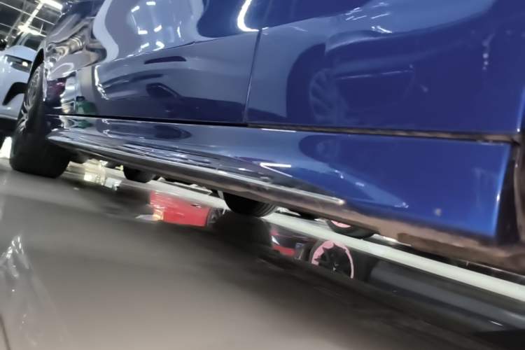 Used Mercedes-Benz C-Class 2022 C 260 L Sport Edition Right Side Sill