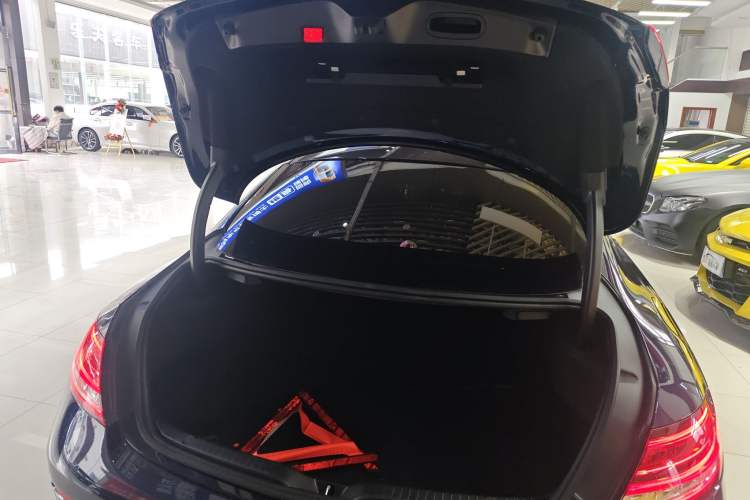 Used Mercedes-Benz C-Class 2022 Refreshed C 260 Coupe Trunk