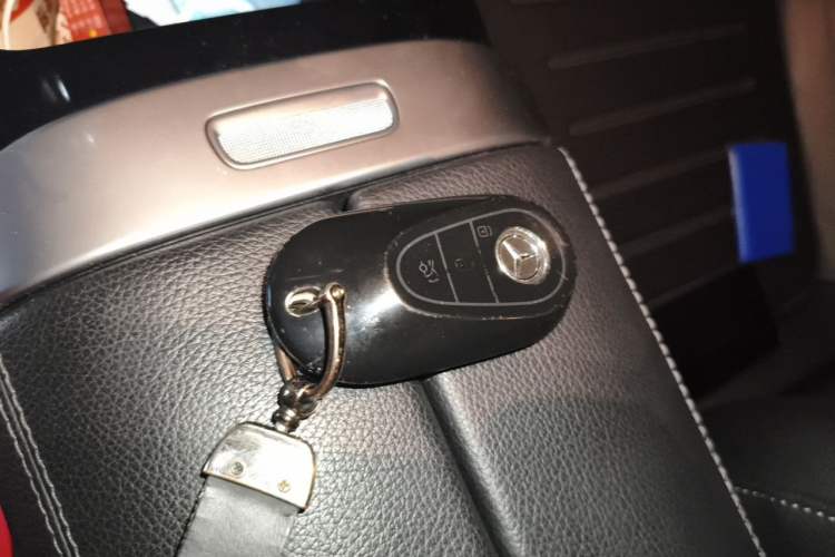 Used Mercedes-Benz C-Class 2022 Restyled C 200 L Sport Edition Vehicle Key