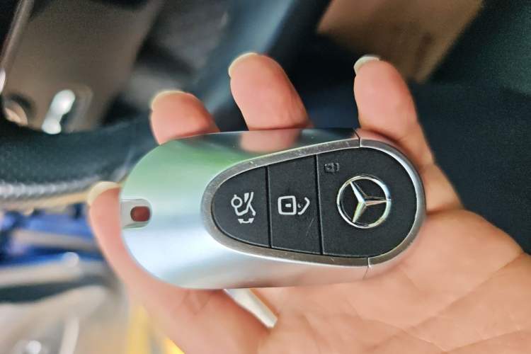 Used Mercedes-Benz C-Class 2022 Restyled C 260 L Sport Edition Vehicle Key