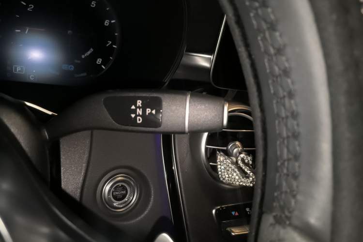 Used Mercedes-Benz C-Class 2022 Refreshed C 260 Coupe Gear Lever