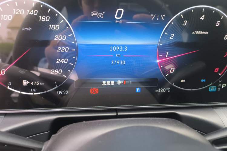 Used Mercedes-Benz C-Class 2022 Revised C 260 L Starry Night Sport Edition Odometer Close Up