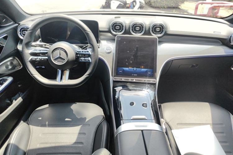 Used Mercedes-Benz C-Class 2022 C 260 L Obsidian Night Sport Edition Center Console