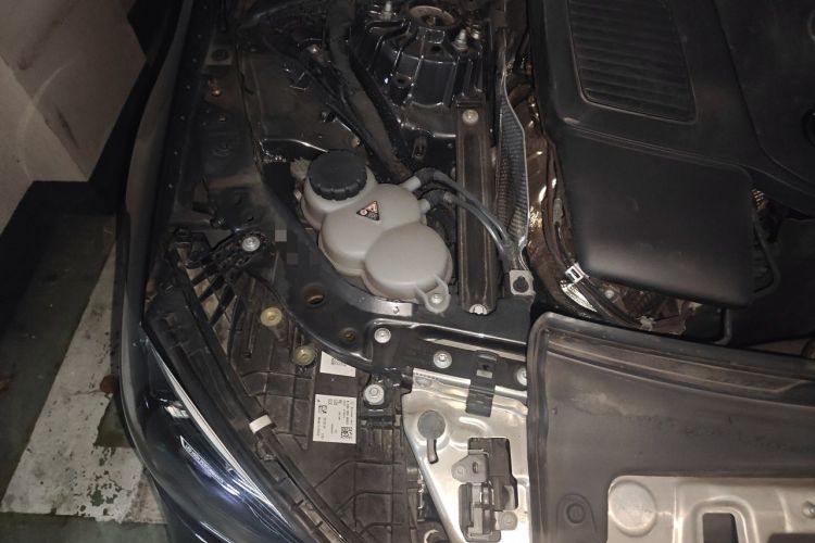 Used Mercedes-Benz C-Class 2022 C 200 L Sport Edition Engine Bay Right