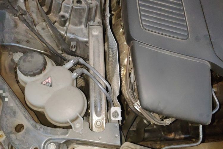 Used Mercedes-Benz C-Class 2022 C 260 L Sport Edition Engine Bay Right